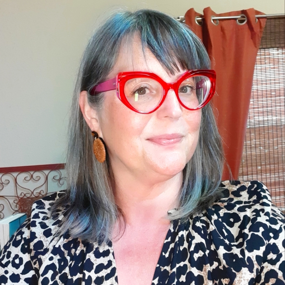 Meet Your Posher, Cathi